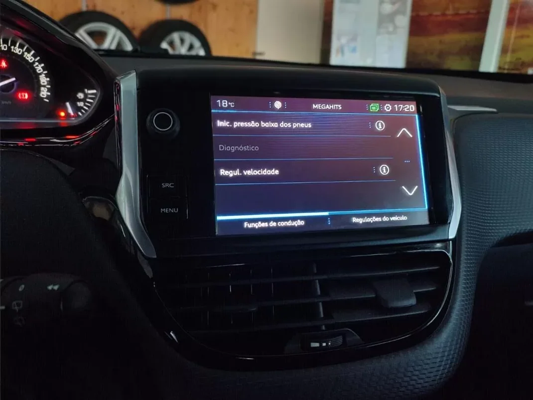 Peugeot 2008 2017 - 14950 EUR, 128000 km - AUTO.MOTO.pt - 128000km - foto 12 de 14