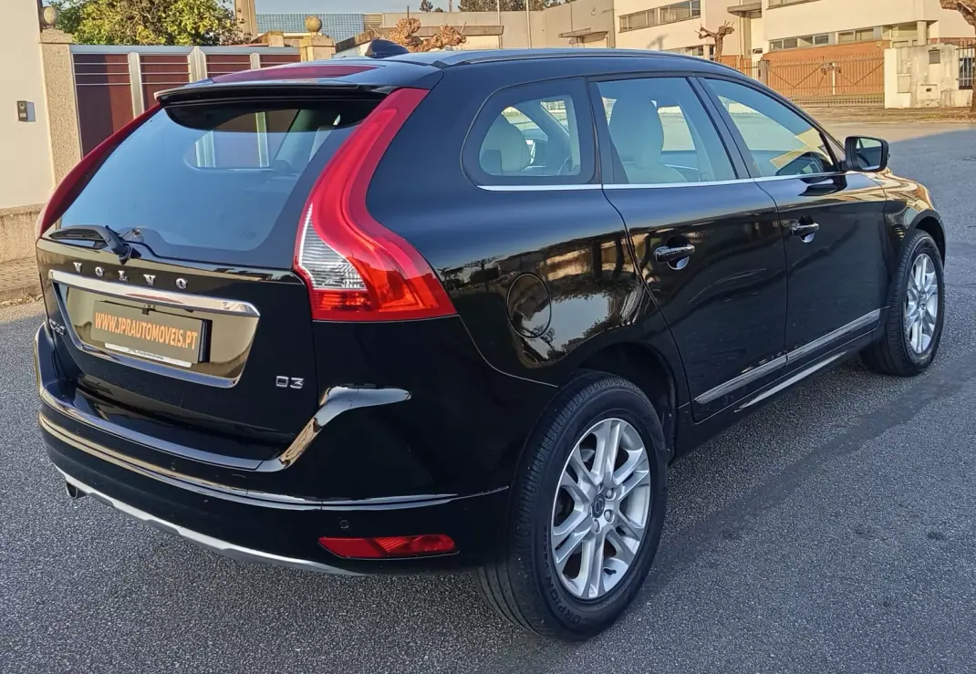 Volvo XC 60 2015 - 17990 EUR, 134200 km - AUTO.MOTO.pt - 134200km - foto 7 de 21