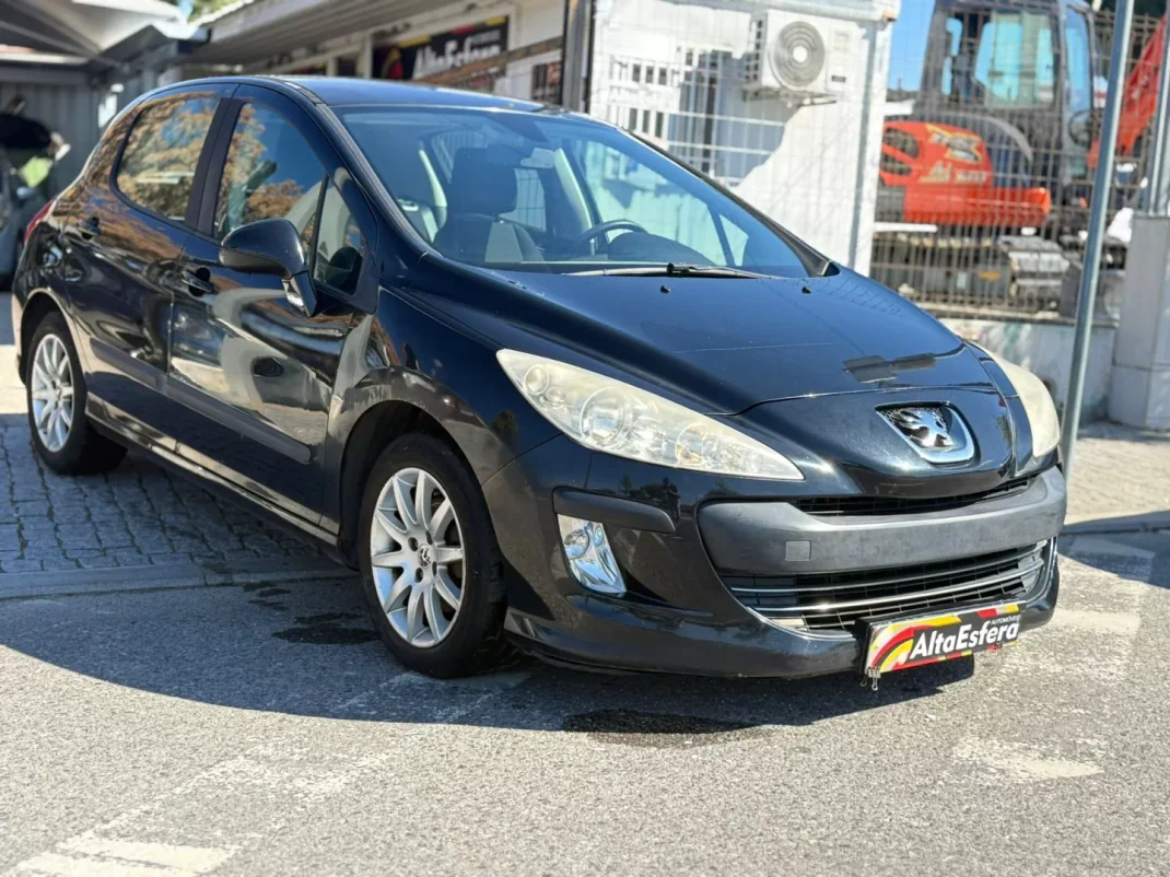 Peugeot 308 2010 - 8000 EUR, 163281 km - AUTO.MOTO.pt - 163281km - foto 5 de 17