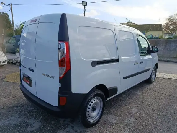 Renault Kangoo 2018 - 10500 EUR, 159000 km - AUTO.MOTO.pt - 159000km - foto 26 de 27