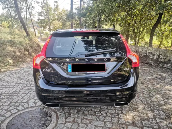 Volvo V60 2014 - 11750 EUR, 270000 km - AUTO.MOTO.pt - 270000km - foto 5 de 17