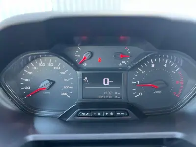 Peugeot PARTNER GIRAFON 2023 - 16500 EUR, 84348 km - AUTO.MOTO.pt - 84348km - foto 9 de 15
