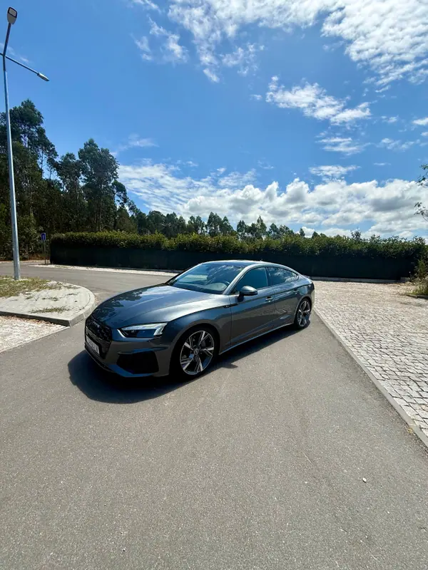 Audi A5 Sportback 45 TFSI quattro S line S tronic 2022 Gasolina — 83 000 km · Braga Audi A5 Sportback 45 TFSI quattro S line S tronic 2022 Gasolina