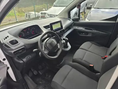 Peugeot PARTNER HDI 2020 - 13900 EUR, 99000 km - AUTO.MOTO.pt - 99000km - foto 3 de 22