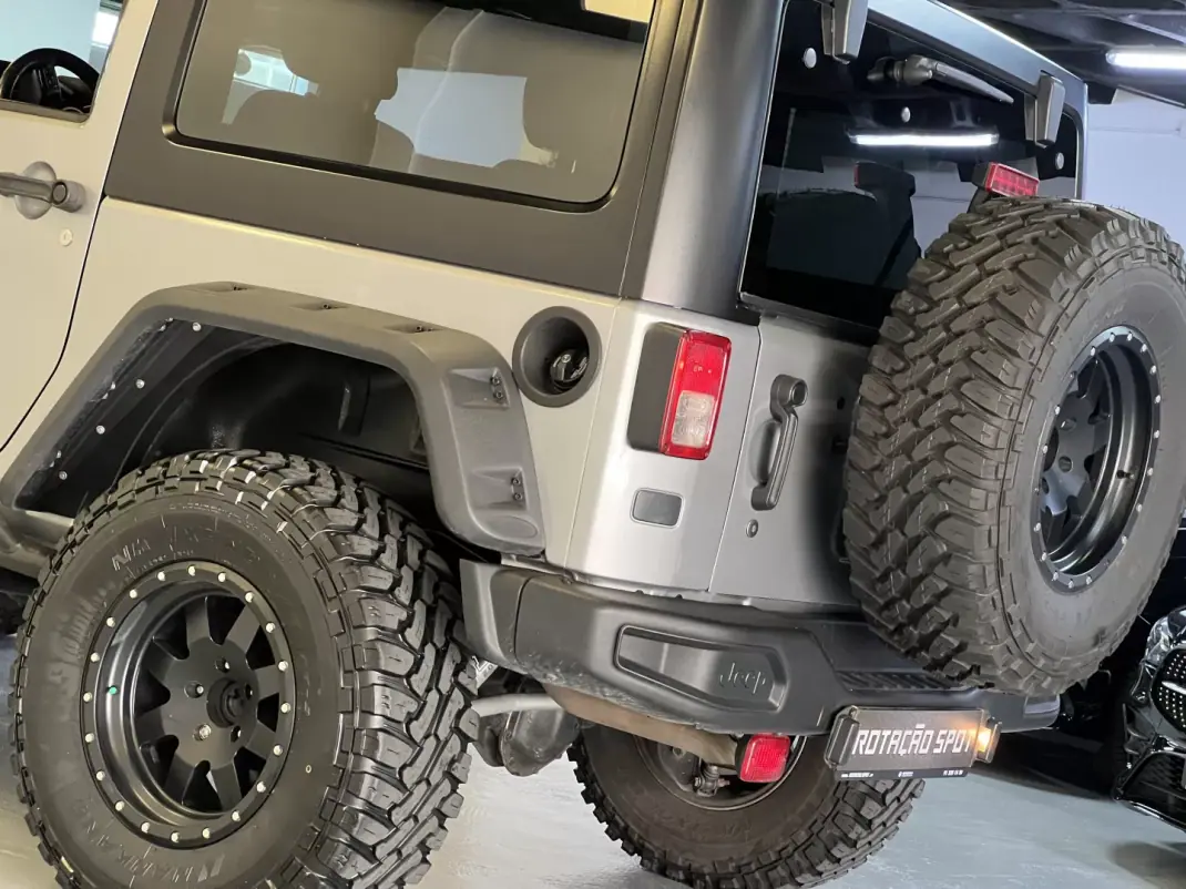 Jeep Wrangler 2014 - 39990 EUR, 115000 km - AUTO.MOTO.pt - 115000km - foto 23 de 54