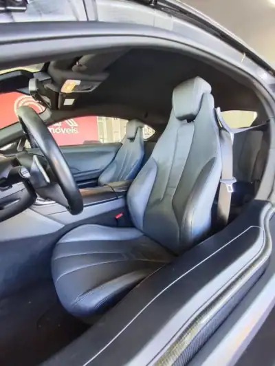 BMW i8 2017 - 65500 EUR, 96600 km - AUTO.MOTO.pt - 96600km - foto 13 de 38