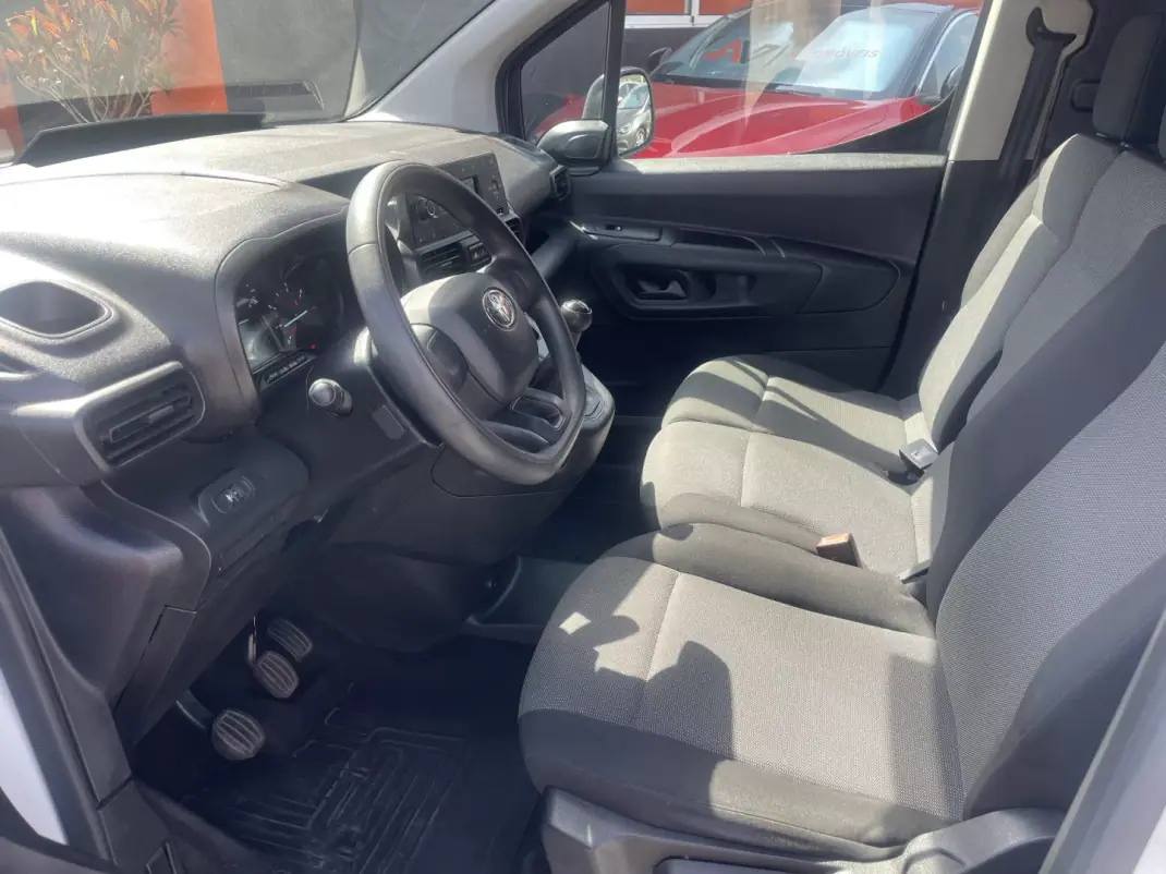 Toyota Proace City Verso 2021 - 16950 EUR, 84847 km - 84847km - foto 10 de 14