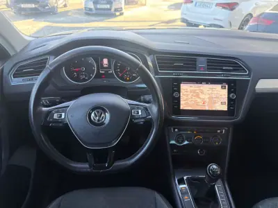 Volkswagen Tiguan 2018 - 18750 EUR, 170392 km - AUTO.MOTO.pt - 170392km - foto 14 de 21