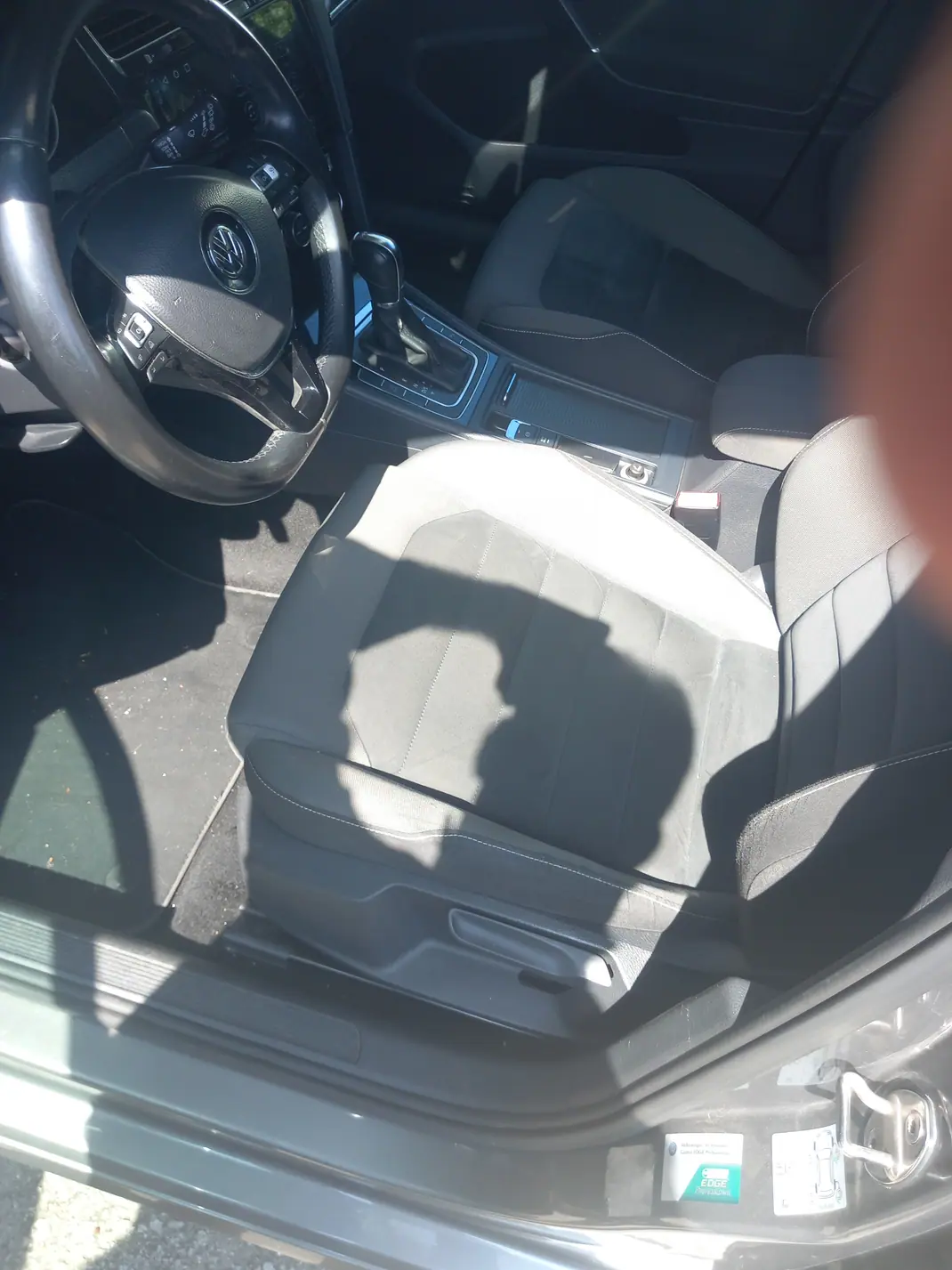 Volkswagen Golf 2014 - 11990 EUR, 195000 km - AUTO.MOTO.pt - 195000km - foto 8 de 9
