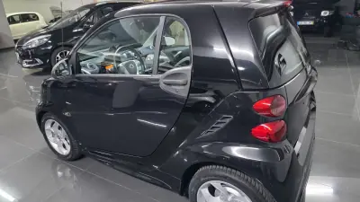 Smart Fortwo Cabrio 2013 - 9990 EUR, 98000 km - AUTO.MOTO.pt - 98000km - foto 20 de 34