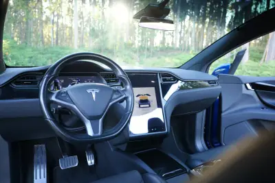 Tesla Model X 2018 - 33990 EUR, 98000 km - AUTO.MOTO.pt - 98000km - foto 12 de 26
