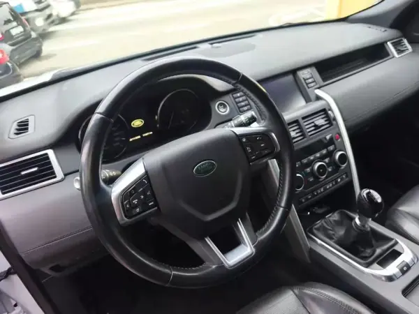 Land Rover Discovery Sport 2016 - 21500 EUR, 178000 km - AUTO.MOTO.pt - 178000km - foto 19 de 33