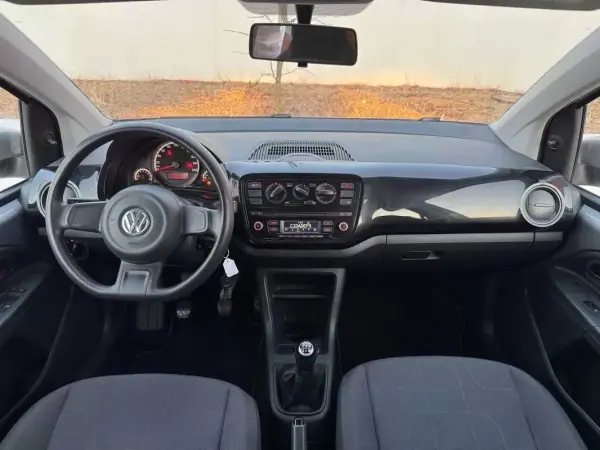 Volkswagen Up! 2016 - 8450 EUR, 35000 km - 35000km - foto 13 de 18