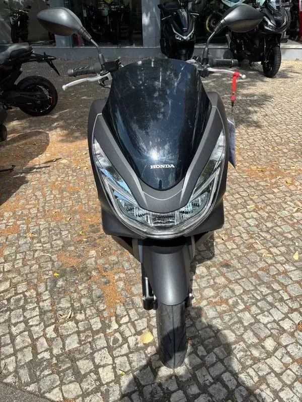 Honda PCX 125 2016 - 2350 EUR, 9998 km - AUTO.MOTO.pt - 9998km - foto 4 de 14