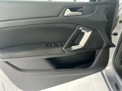 Peugeot 308 SW 2019 - 14990 EUR, 107300 km - 107300km - foto 8 de 30