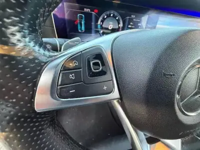 Mercedes-Benz E 220 2017 - 31950 EUR, 241000 km - AUTO.MOTO.pt - 241000km - foto 33 de 51