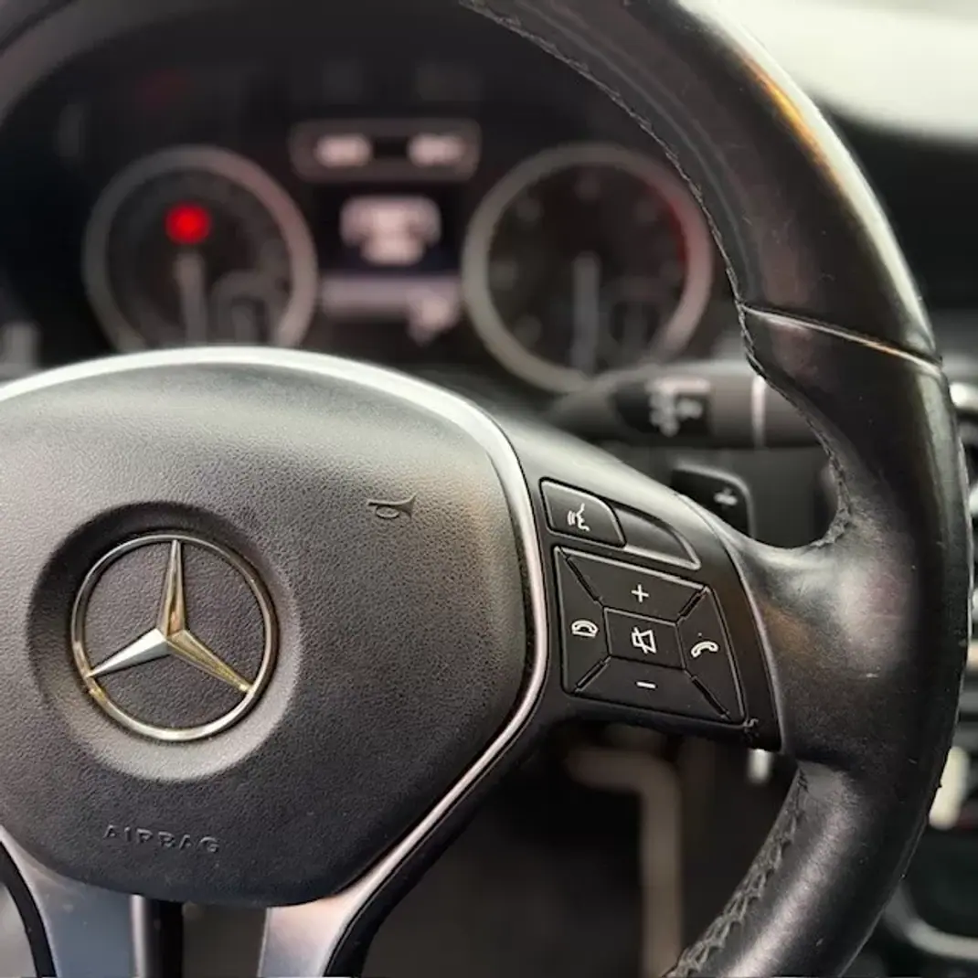 Mercedes-Benz A 180 2014 - 13900 EUR, 186000 km - AUTO.MOTO.pt - 186000km - foto 5 de 15