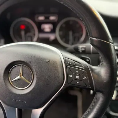 Mercedes-Benz A 180 2014 - 13900 EUR, 186000 km - AUTO.MOTO.pt - 186000km - foto 5 de 15