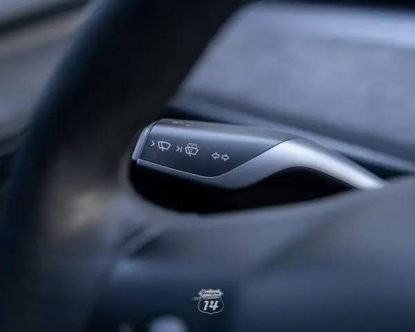 Tesla Model 3 2022 - 32990 EUR, 121900 km - AUTO.MOTO.pt - 121900km - foto 11 de 36