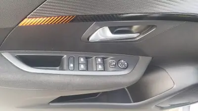 Peugeot 208 2022 - 13565 EUR, 63583 km - AUTO.MOTO.pt - 63583km - foto 21 de 37