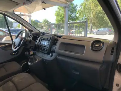 Nissan NV300 2017 - 13500 EUR, 203327 km - AUTO.MOTO.pt - 203327km - foto 17 de 18