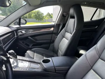 Porsche Panamera 2015 - 35000 EUR, 159000 km - AUTO.MOTO.pt - 159000km - foto 41 de 67