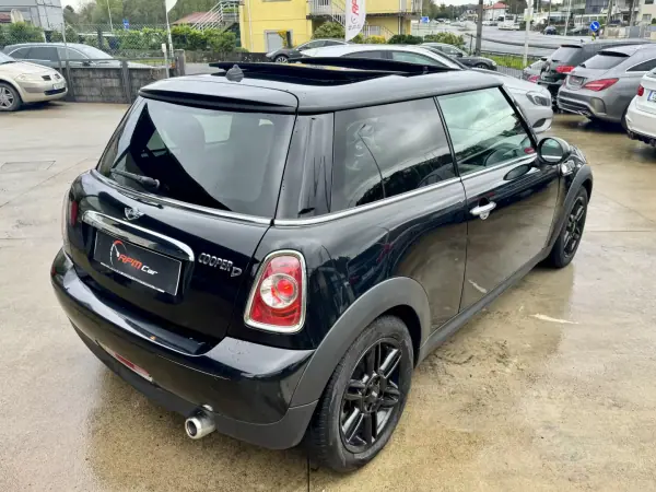 MINI Cooper 2013 - 9999 EUR, 170000 km - AUTO.MOTO.pt - 170000km - foto 16 de 25