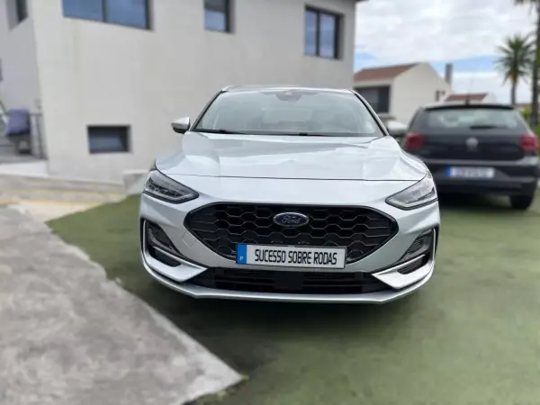 Ford Focus 2024 - 22490 EUR, 35103 km - AUTO.MOTO.pt - 35103km - foto 2 de 14