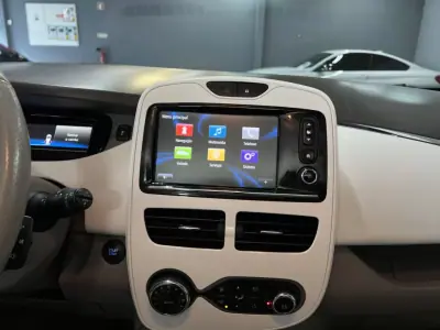 Renault Zoe 2019 - 9990 EUR, 150000 km - AUTO.MOTO.pt - 150000km - foto 21 de 29