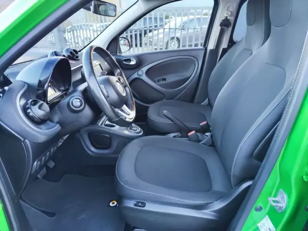 Smart ForFour 2017 - 13500 EUR, 44000 km - AUTO.MOTO.pt - 44000km - foto 42 de 46