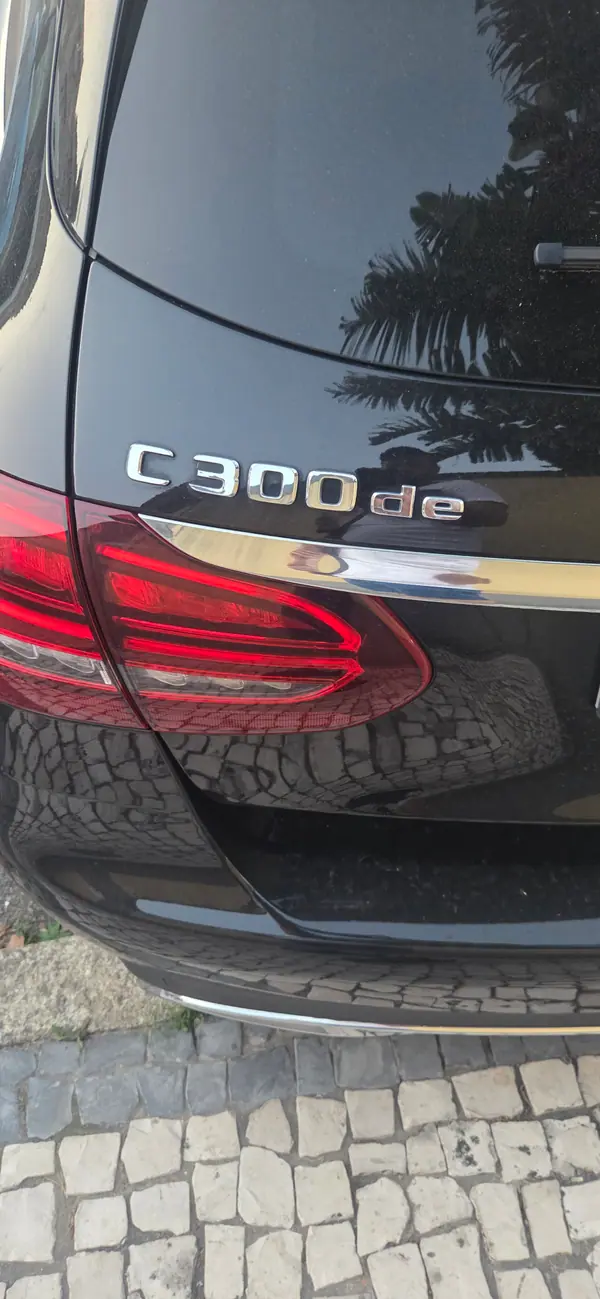 Mercedes-Benz C 300 2020 - 23400 EUR, 186000 km - AUTO.MOTO.pt - 186000km - foto 7 de 14