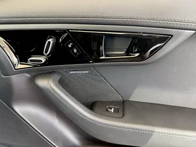 Jaguar F-Type 2018 - 46000 EUR, 64300 km - AUTO.MOTO.pt - 64300km - foto 99 de 135