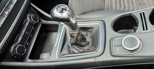Mercedes-Benz A 180 2013 - 16500 EUR, 180000 km - AUTO.MOTO.pt - 180000km - foto 19 de 20