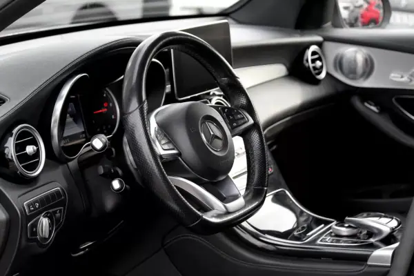 Mercedes-Benz GLC 250 2017 - 36990 EUR, 179000 km - AUTO.MOTO.pt - 179000km - foto 28 de 29