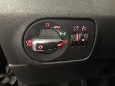 Audi A1 2015 - 11900 EUR, 150000 km - AUTO.MOTO.pt - 150000km - foto 16 de 32