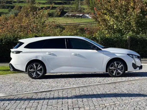 Peugeot 308 SW 2022 - 20999 EUR, 149350 km - AUTO.MOTO.pt - 149350km - foto 4 de 37