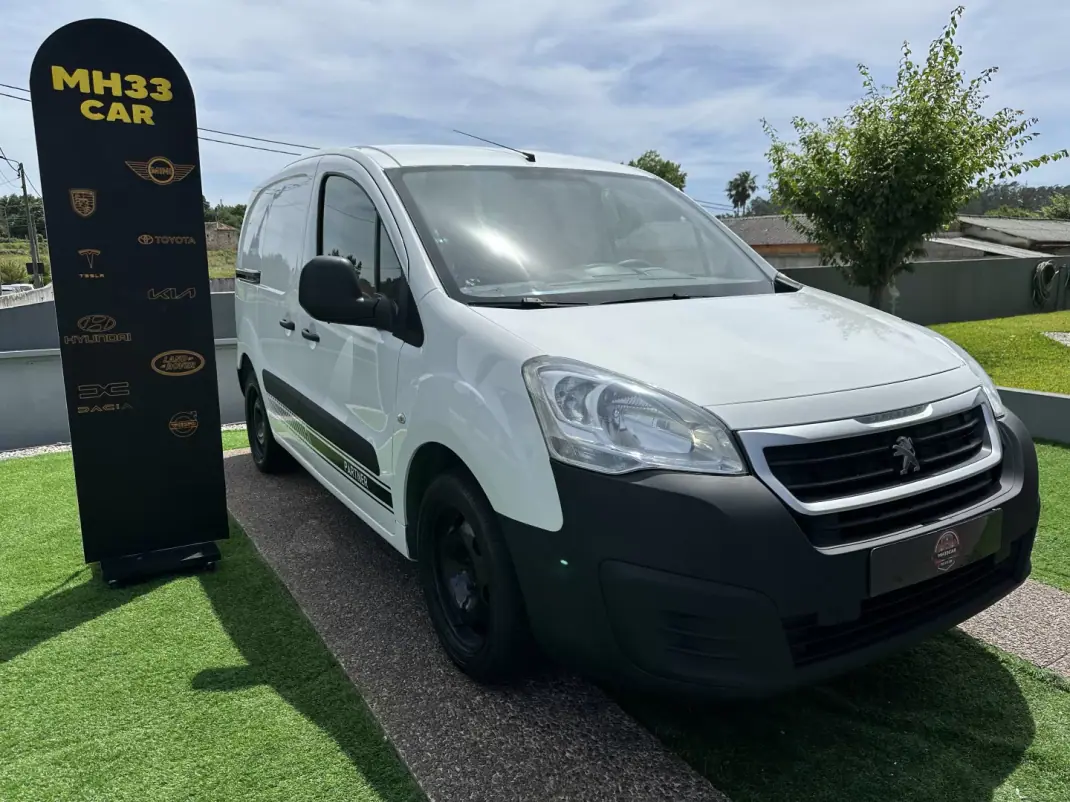 Peugeot PARTNER 1.6 HDI L2 2015 - 6500 EUR, 120000 km - AUTO.MOTO.pt - 120000km - foto 1 de 52