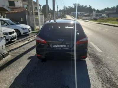 Ford Mondeo SW 2010 - 7900 EUR, 218900 km - AUTO.MOTO.pt - 218900km - foto 9 de 36