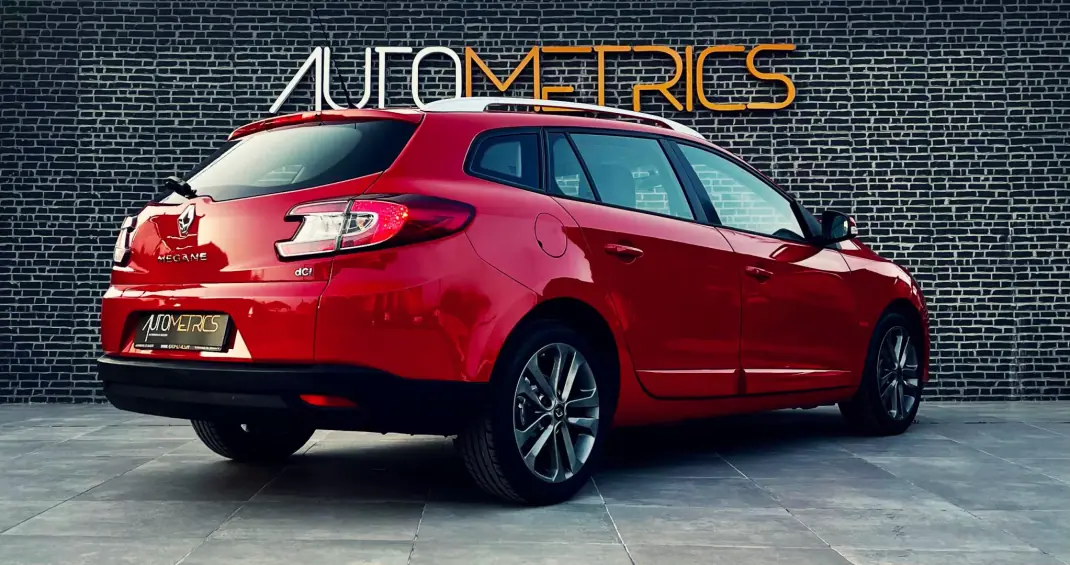 Renault Mégane Sport Tourer 2014 - 8750 EUR, 198000 km - AUTO.MOTO.pt - 198000km - foto 3 de 12