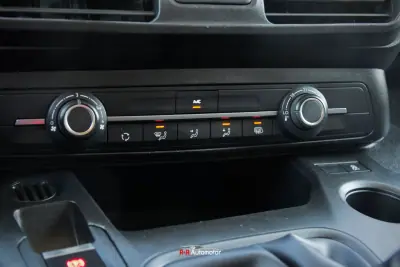 Peugeot Partner 1.5 BlueHDI Pro Longa 3L 2021 - 14750 EUR, 113000 km - AUTO.MOTO.pt - 113000km - foto 18 de 22