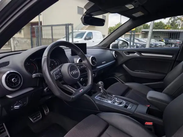 Audi A3 Sportback 2017 - 18990 EUR, 164000 km - AUTO.MOTO.pt - 164000km - foto 13 de 33