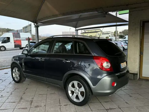 Opel Antara 2007 - 9700 EUR, 172390 km - AUTO.MOTO.pt - 172390km - foto 3 de 18