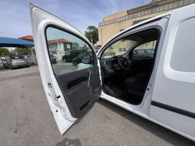 Renault Kangoo 1.5 DCi Maxi 2021 - 13250 EUR, 125000 km - AUTO.MOTO.pt - 125000km - foto 21 de 39