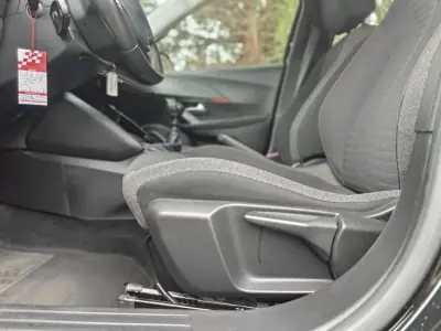 Peugeot 2008 2020 - 15990 EUR, 75500 km - AUTO.MOTO.pt - 75500km - foto 24 de 35