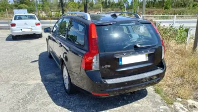 Volvo V50 2012 - 4950 EUR, 192000 km - AUTO.MOTO.pt - 192000km - foto 4 de 10