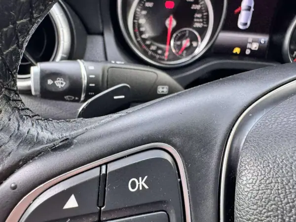 Mercedes-Benz CLA 180 2018 - 21500 EUR, 179900 km - AUTO.MOTO.pt - 179900km - foto 10 de 25