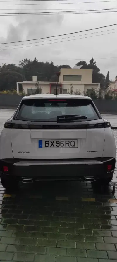 Peugeot 2008 2025 - 24750 EUR, 9700 km - AUTO.MOTO.pt - 9700km - foto 5 de 12