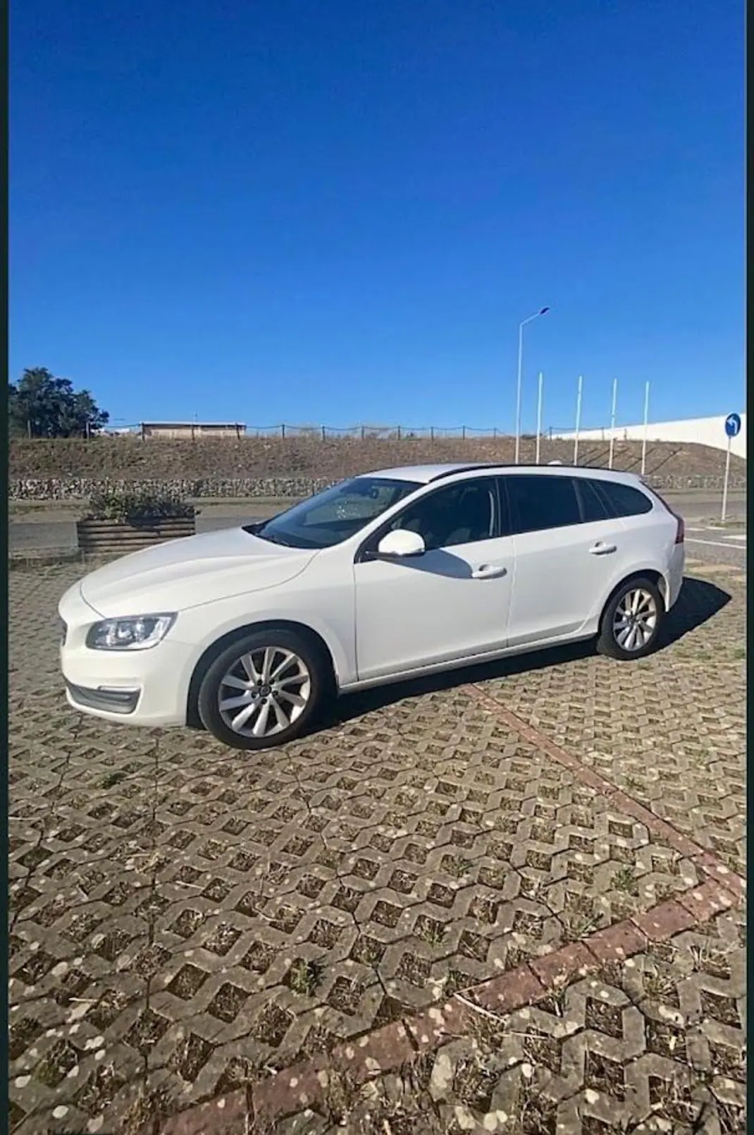 Volvo V60 2015 - 8900 EUR, 206200 km - 206200km - foto 5 de 11