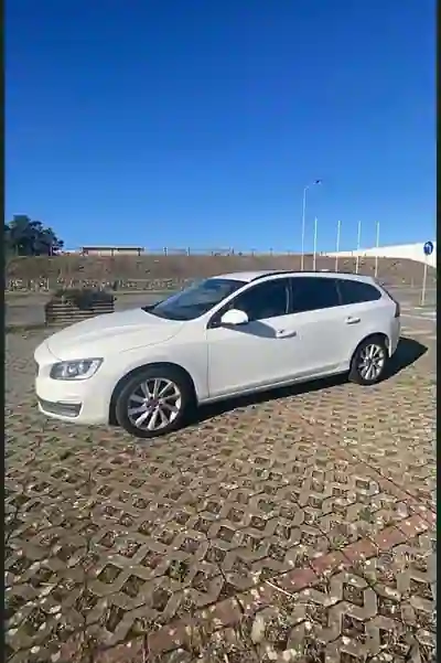 Volvo V60 2015 - 8900 EUR, 206200 km - 206200km - foto 5 de 11