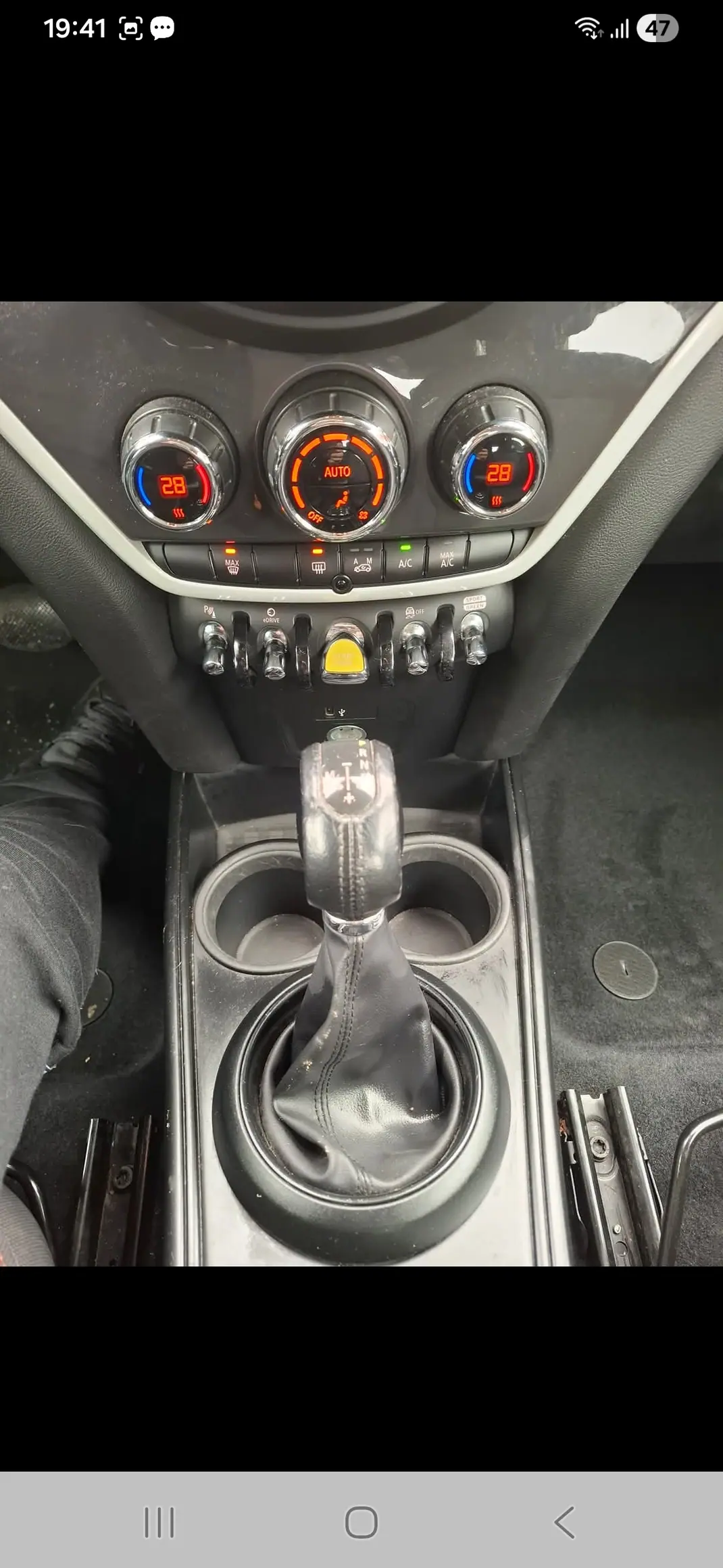MINI Countryman 2019 - 17950 EUR, 219000 km - AUTO.MOTO.pt - 219000km - foto 12 de 15